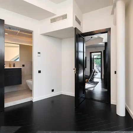 Luxury Penthouse With Amazing Views In Old Town & Free Parking! شقة *