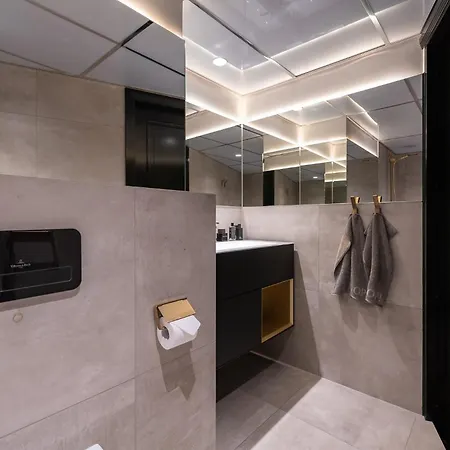 Luxury Penthouse With Amazing Views In Old Town & Free Parking! Apartman Tallinn