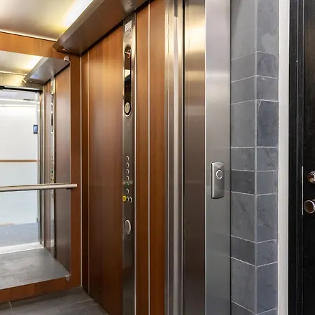 Apartman Luxury Penthouse With Amazing Views In Old Town & Free Parking!