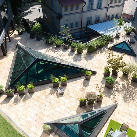 Luxury Penthouse With Amazing Views In Old Town & Free Parking! *