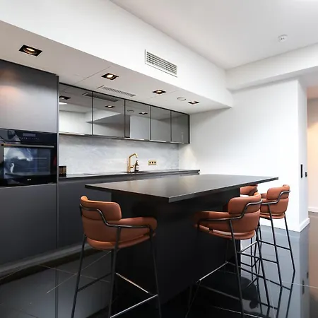 Luxury Penthouse With Amazing Views In Old Town & Free Parking! Apartman Tallinn
